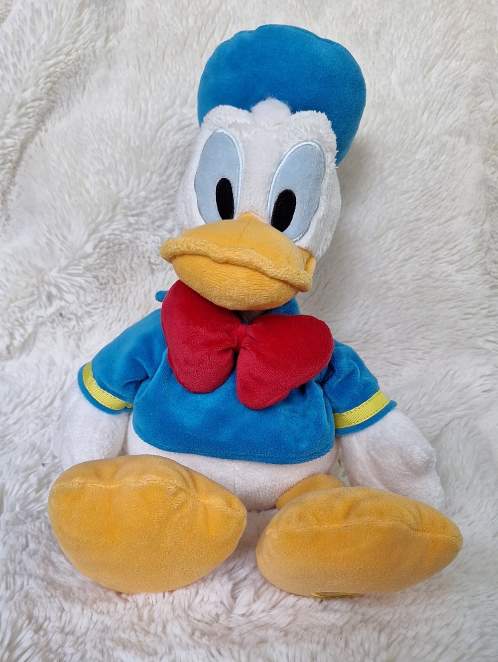 Disney Donald Duck Plush with Gold and Purple Authentic Seal - Picture 3 of 10